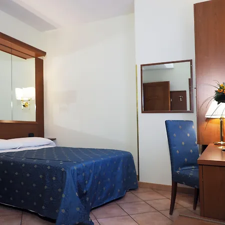 Отель Cris Местре