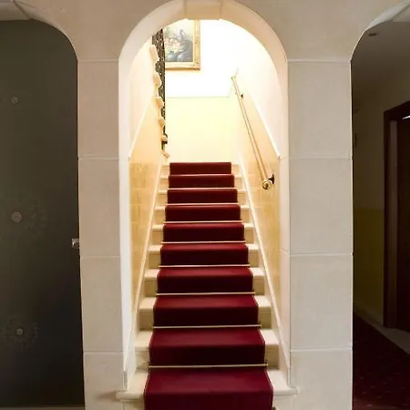 Отель Cris Местре