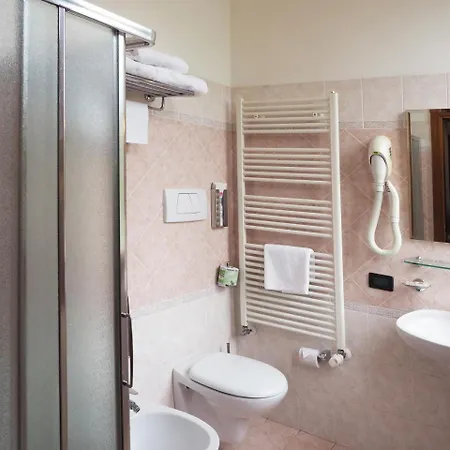 Cris Hotel